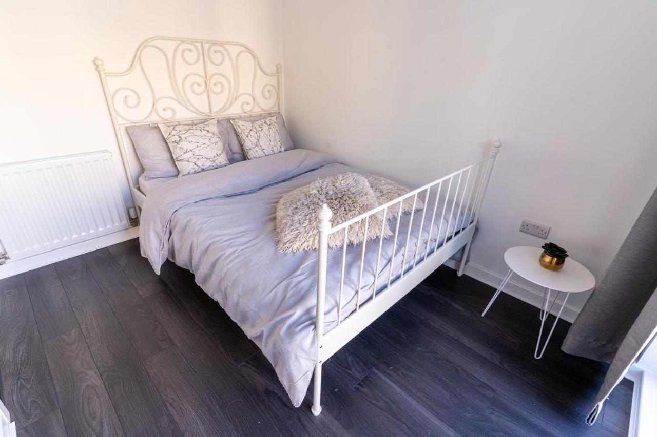 Spacious 3 Bedroom House In Glasgow City With Private Parking & Garden Екстер'єр фото