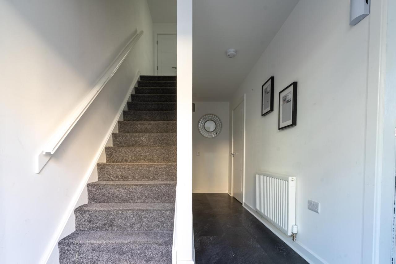 Spacious 3 Bedroom House In Glasgow City With Private Parking & Garden Екстер'єр фото