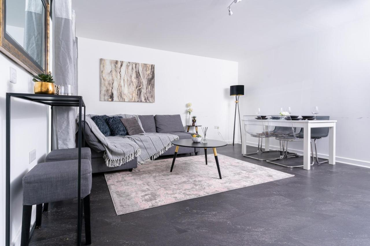 Spacious 3 Bedroom House In Glasgow City With Private Parking & Garden Екстер'єр фото