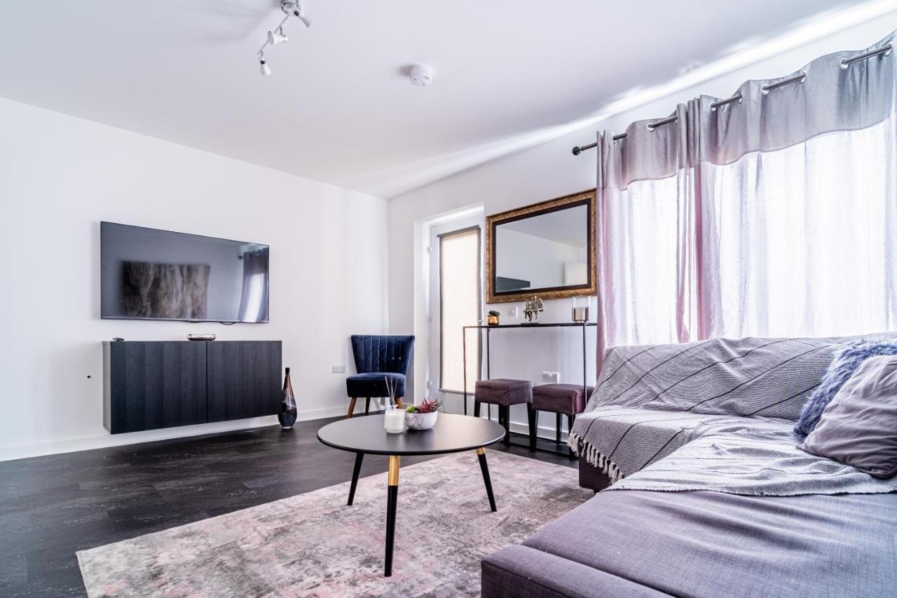 Spacious 3 Bedroom House In Glasgow City With Private Parking & Garden Екстер'єр фото