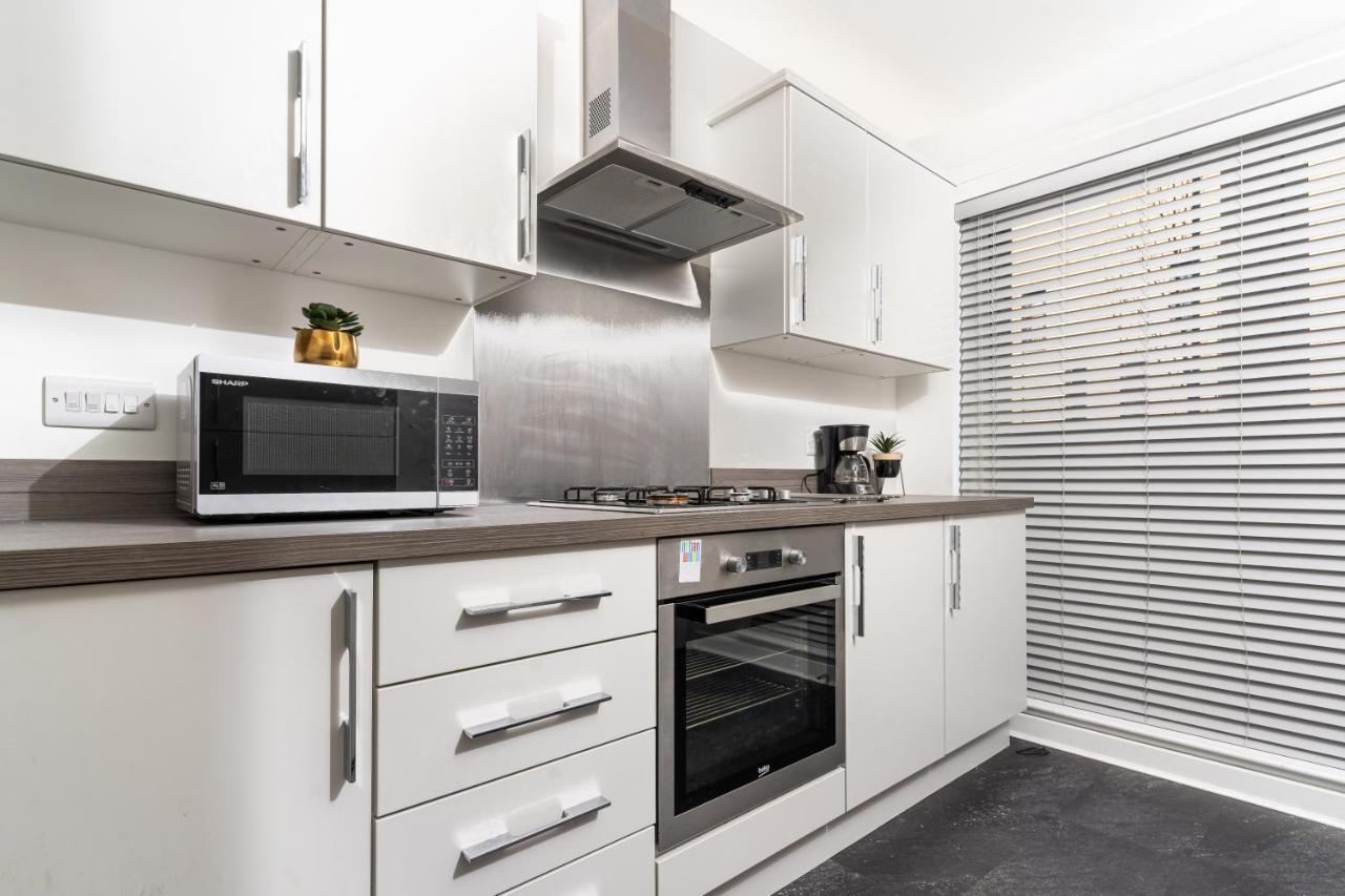 Spacious 3 Bedroom House In Glasgow City With Private Parking & Garden Екстер'єр фото