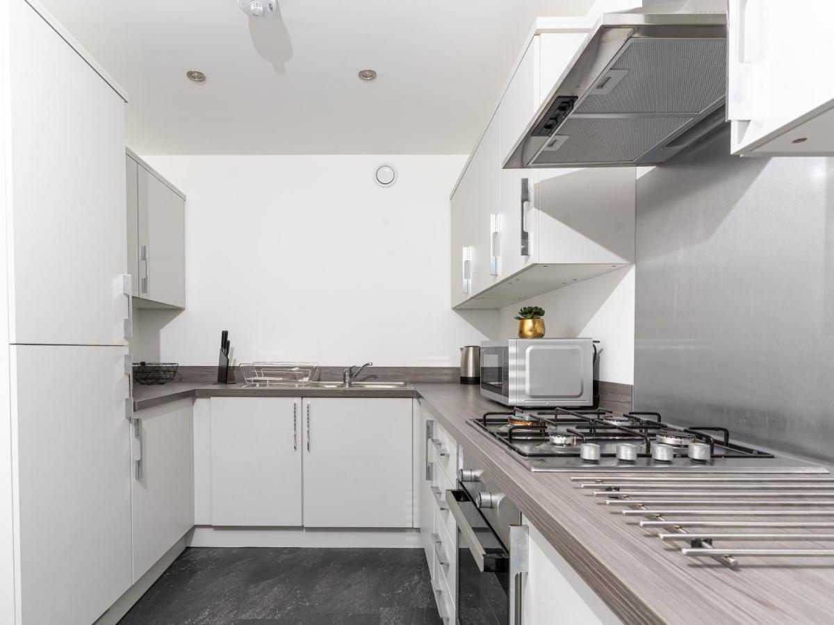 Spacious 3 Bedroom House In Glasgow City With Private Parking & Garden Екстер'єр фото
